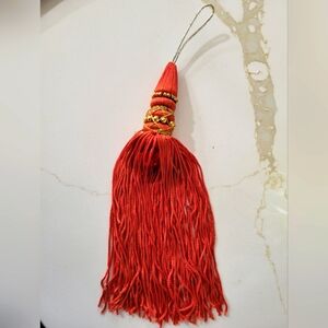 Red Tassel w/gold trim
